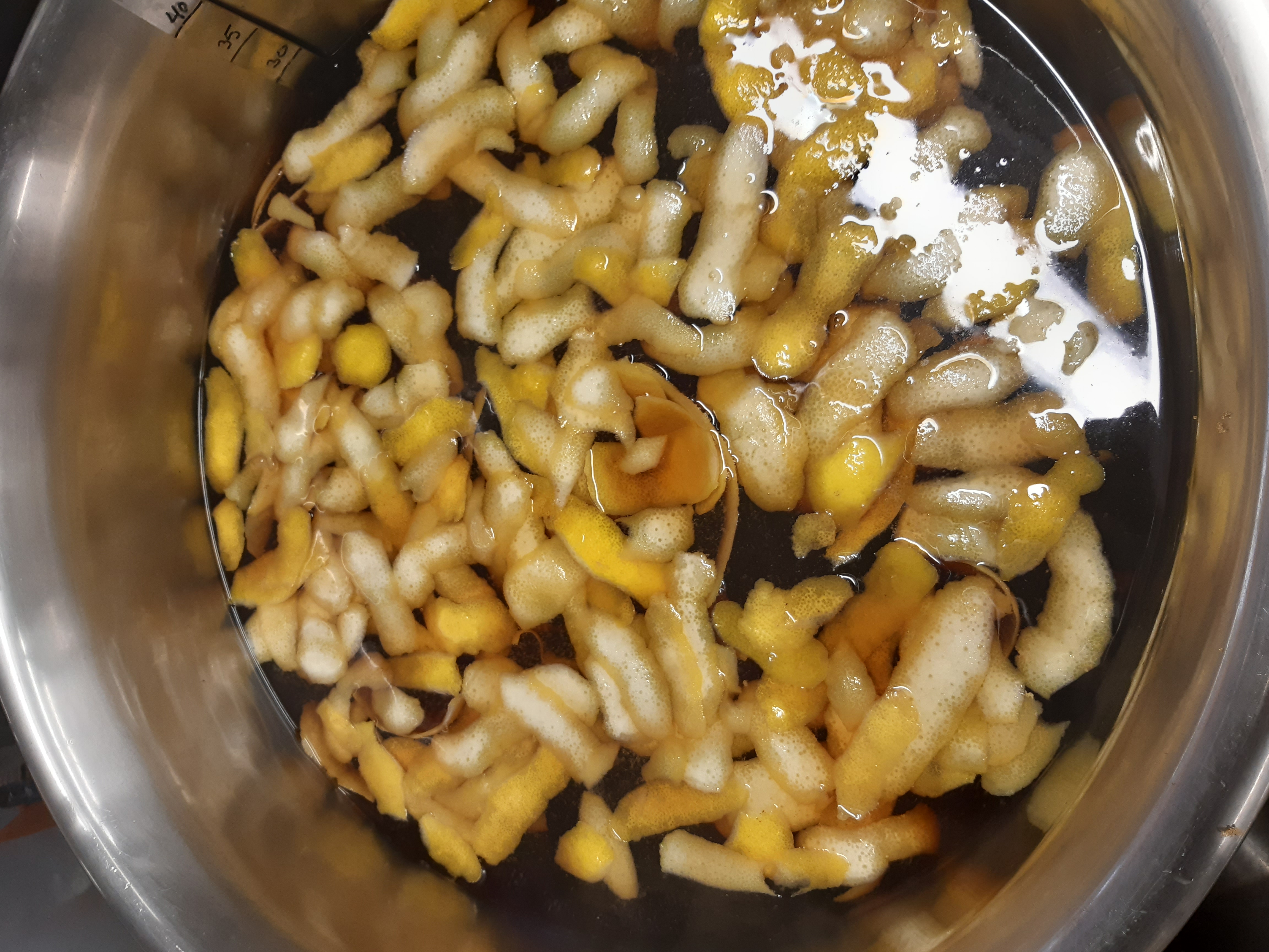 Juhlavalmisteluja - Ilmari Helanderin Vanhusten säätiö - Helander-kodit